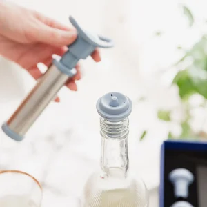 UBERSTAR Wine Saver - Vacuum Pump Preserver and Stopper Gift Set - Image 4